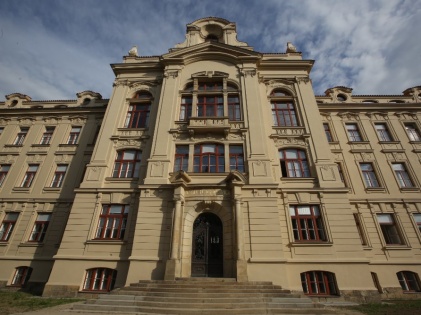 Rekonstrukce historické budovy bývalého Ústavu hluchoněmých - Hradec Králové